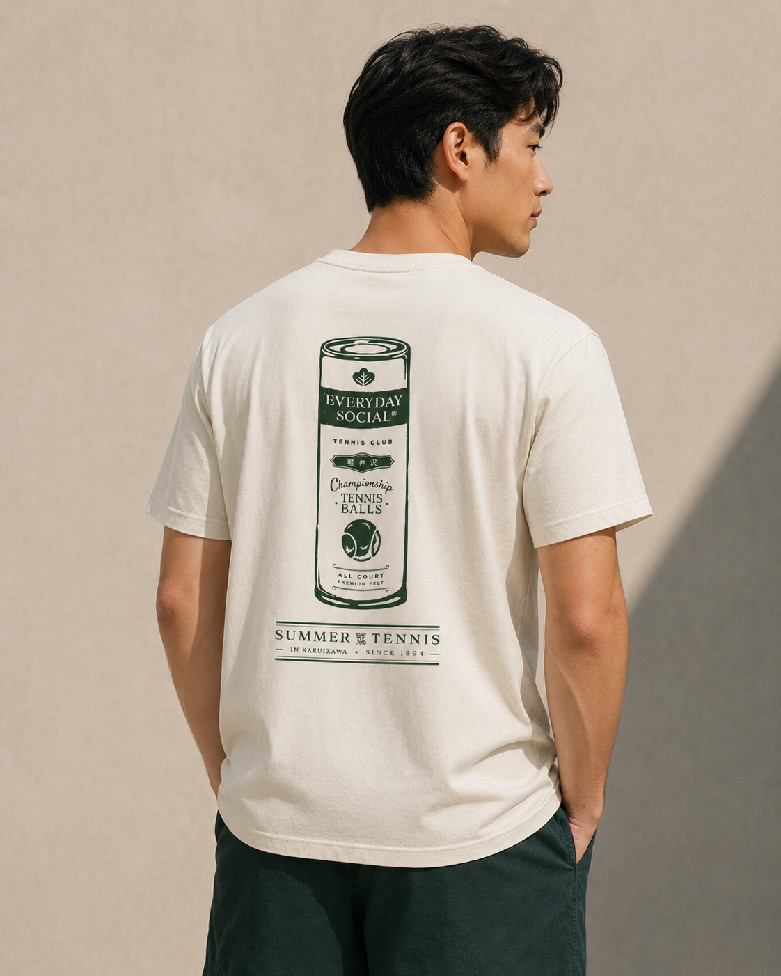 EVERYDAY SOCIAL® テニスクラブ カプセル — VINTAGE TENNIS BALLS Tシャツ